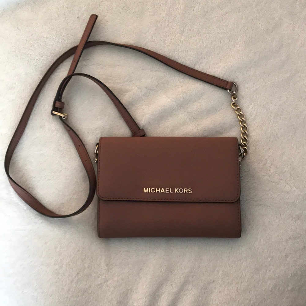 Micheal Kors Cross Body wallet purse